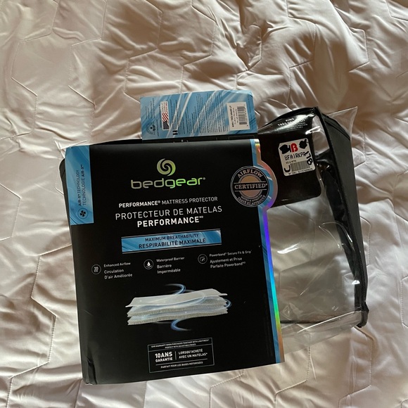 King size mattress protector - Picture 2 of 2